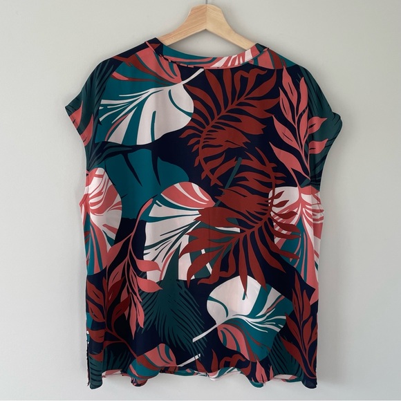 Pattern Button Front Blouse - Picture 3 of 3